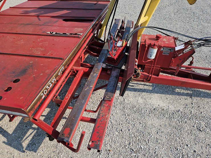 new-holland-1037-image-3