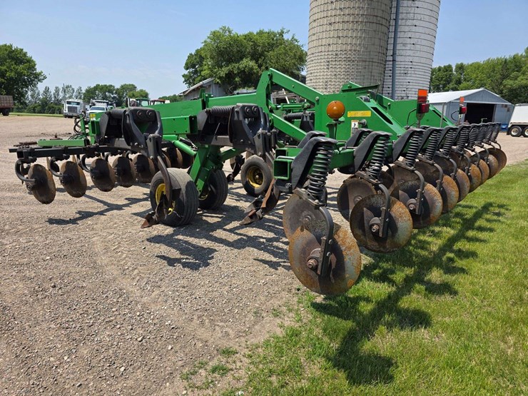 john-deere-2700-image-23