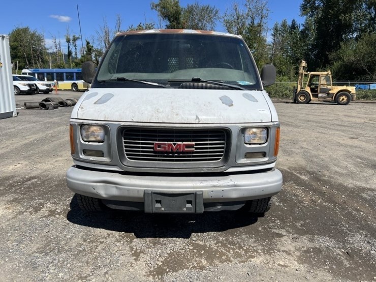 2001-gmc-3500-image-8