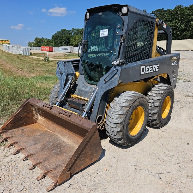 2010 DEERE 320D