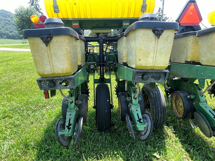 john-deere-7200-image-54
