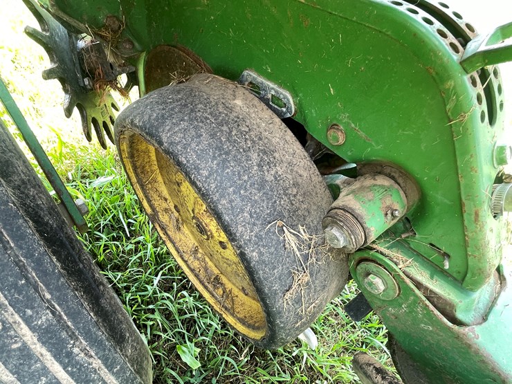 john-deere-7200-image-46