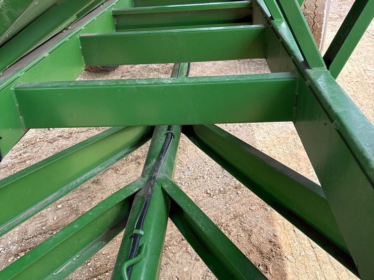 1996-demco-525bu-gravity-wagon-image-16