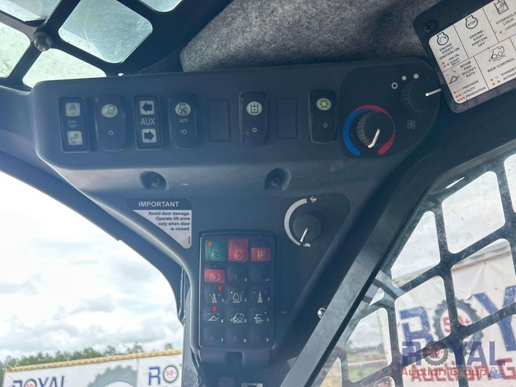 2021-deere-333g-image-12