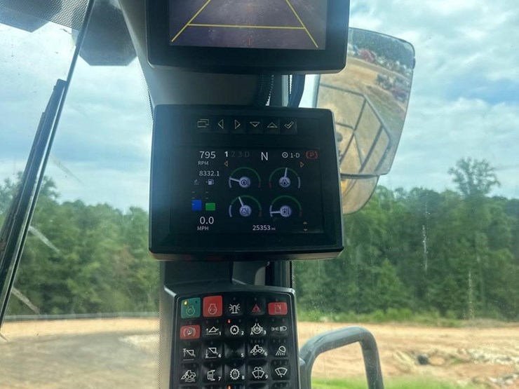 2020-deere-844l-image-39