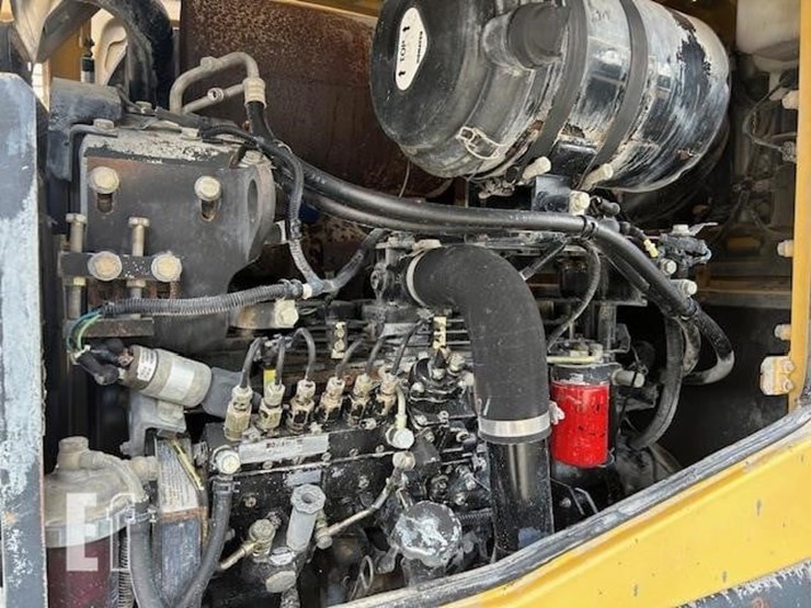 2010-komatsu-wa320-5-image-28
