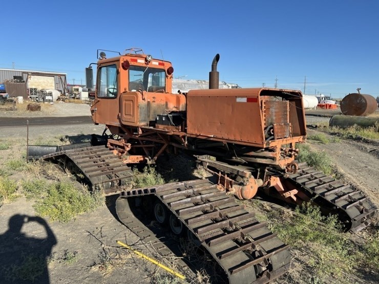 1977-tucker-2740bre-sno-cat-image-1