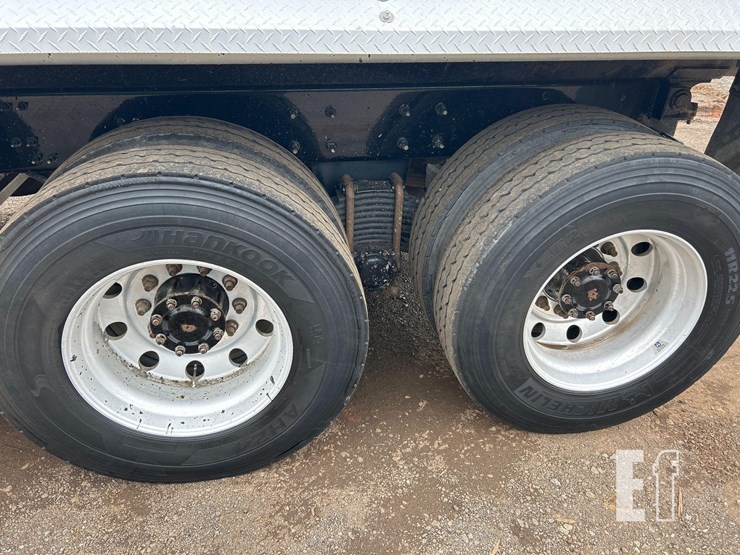 2021-mack-granite-64fr-image-26