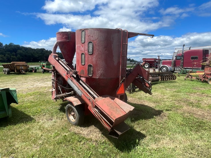 #1078-•-brady-650-feed-grinder-mixer-image-7