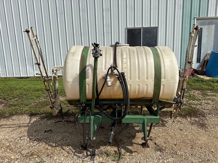 3pt-sprayer-with-booms-image-2