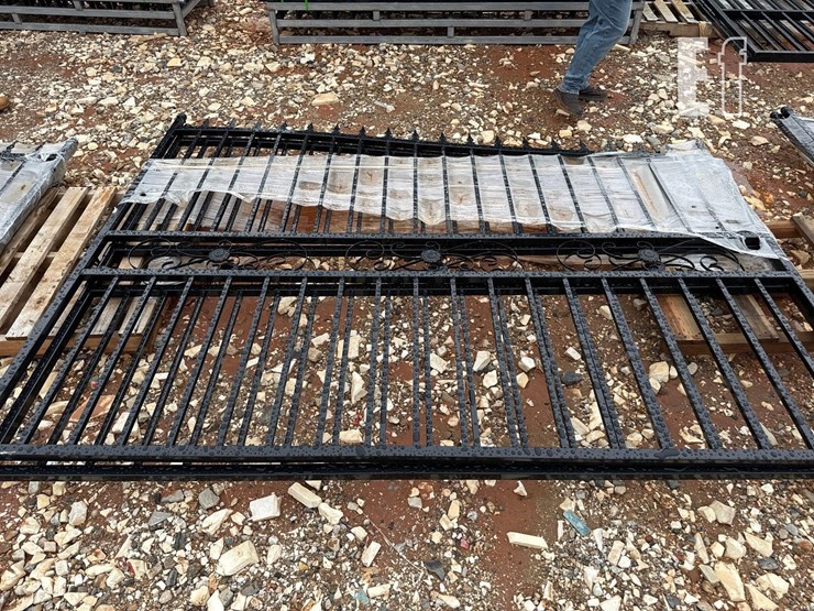 10ft-bi-parting-gates-image-1