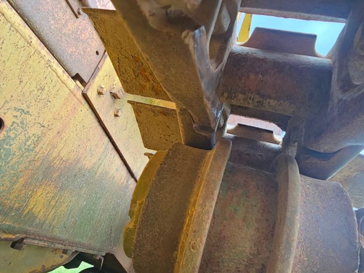caterpillar-d7-image-13