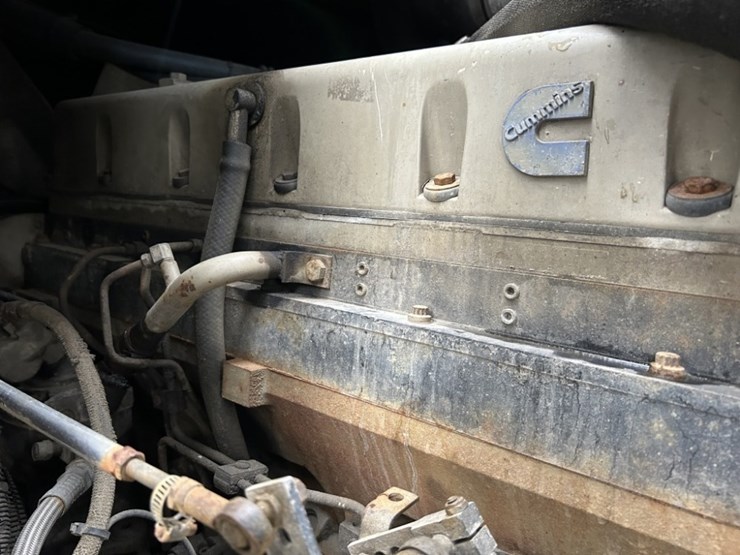 1988-peterbilt-320-image-25