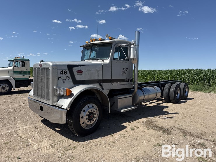 1992-peterbilt-379-image-1