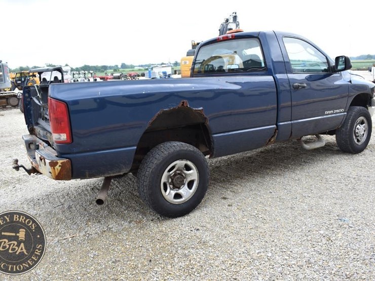 2005-dodge-2500-image-10