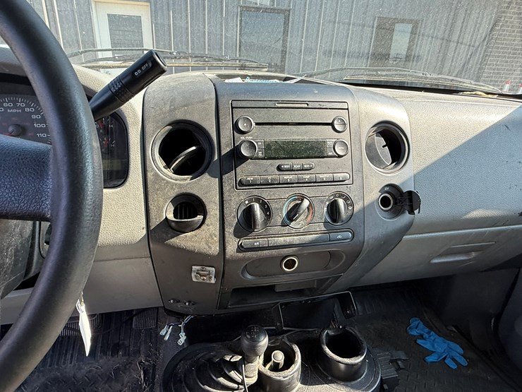 2004-ford-f150-image-32