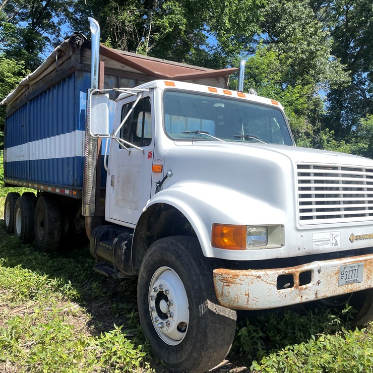 1993 INTERNATIONAL 4900