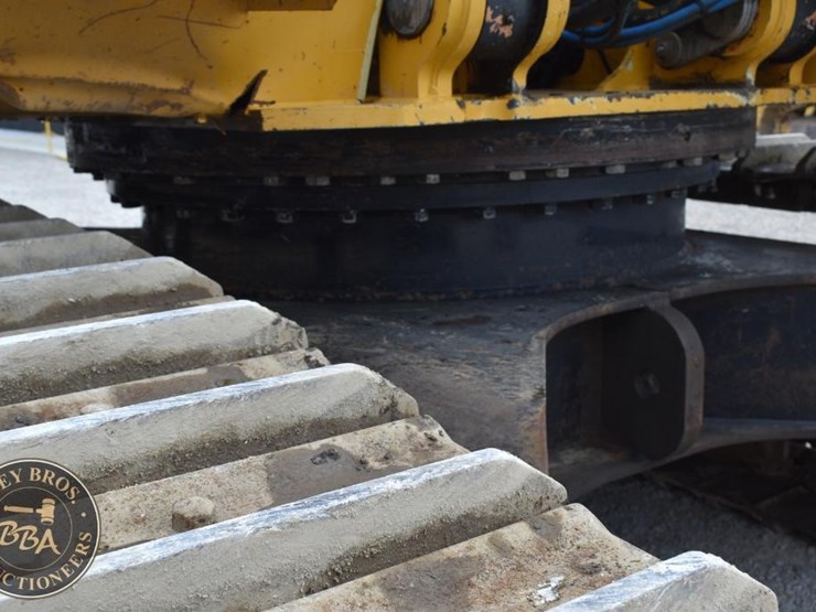 2013-deere-350g-lc-image-42