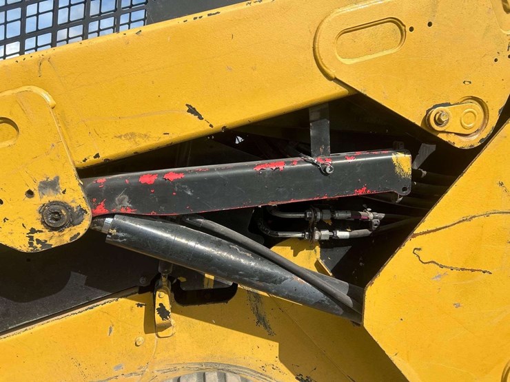 2014-caterpillar-257d-image-23