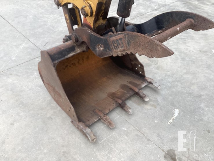 2015-caterpillar-305.5e2-cr-image-11