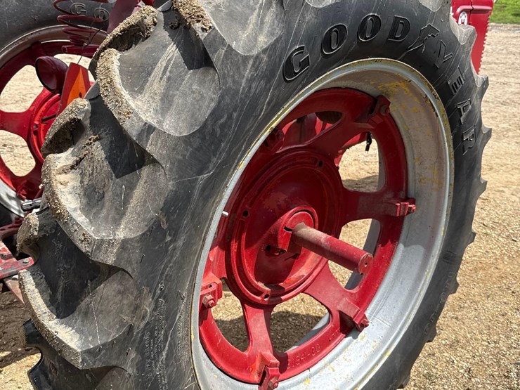 farmall-super-h-tractor-image-7