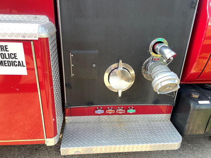 #1017-•-1985-retired-firetruck-(has-wi-title)-image-43