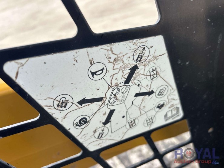 2017-caterpillar-259d-image-13