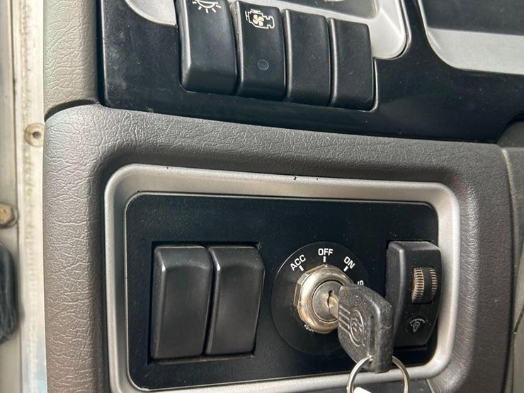 2011-kenworth-t400-image-62