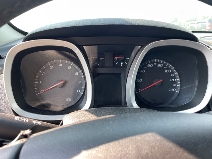 #1041-•-2014-chevy-equinox-awd-(has-wi-title)-image-38