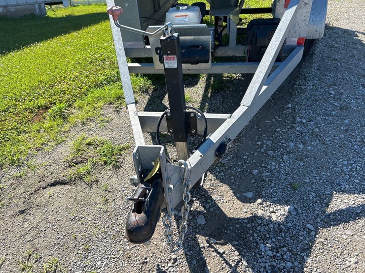 ads-bulk-seed-buggy,-2-pod,-tandem-axle,-15-inch-tires,-folding-seed-auger-image-2