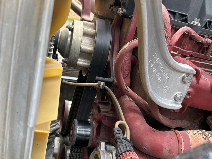 2021-mack-granite-64fr-image-95
