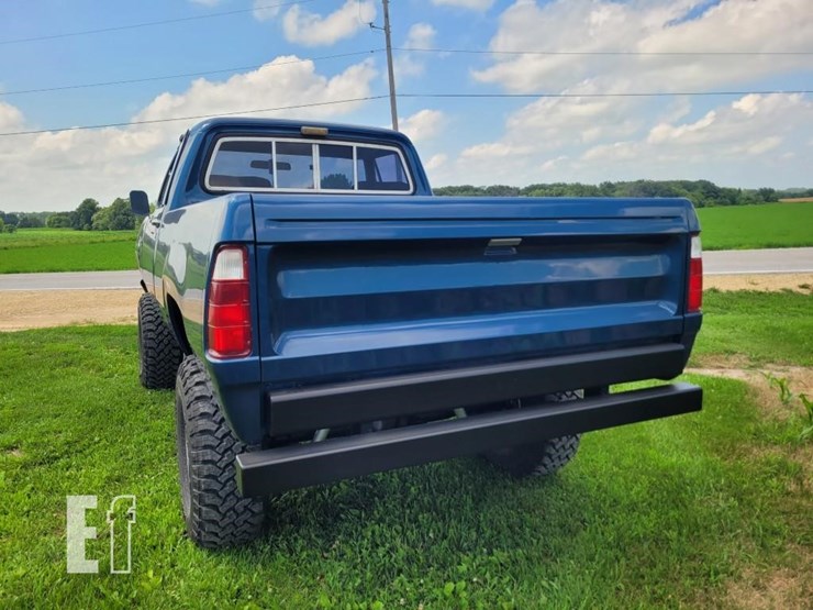 1977-dodge-power-wagon-image-7