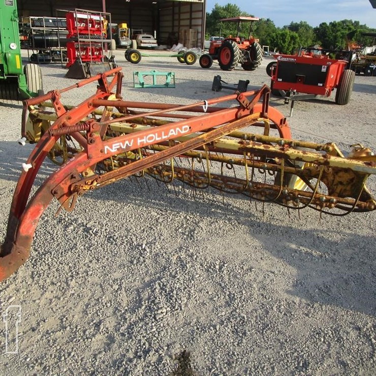 NEW HOLLAND 256