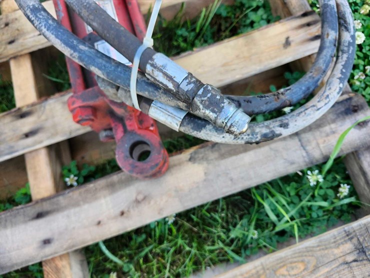 2-hydraulic-cylinders-image-2