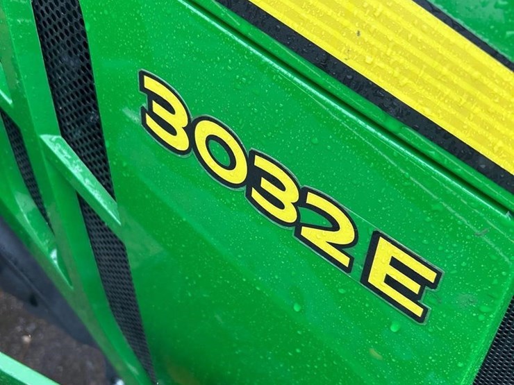 2022-john-deere-3032e-image-14