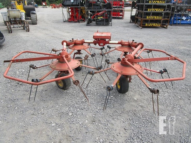 new-holland-163-image-4