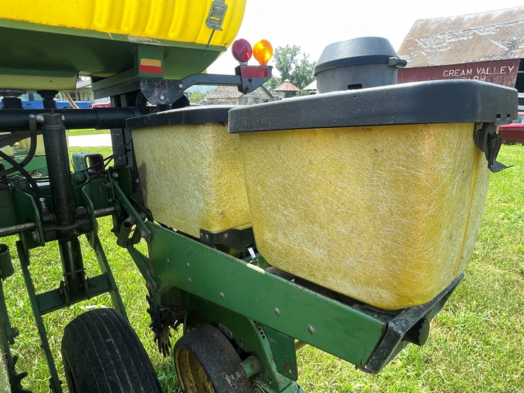 john-deere-7200-image-43