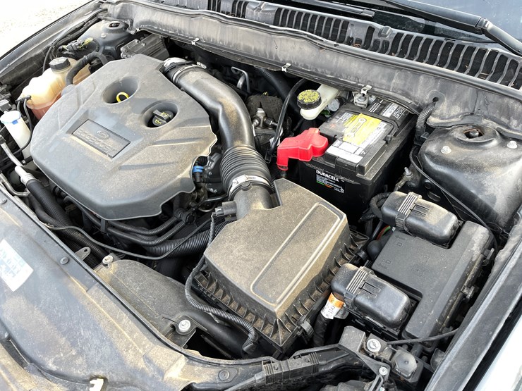 #1043-•-2014-ford-fusion-sedan-(wi-title-in-delay)-image-27