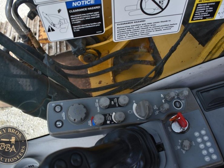 2018-deere-210g-lc-image-63