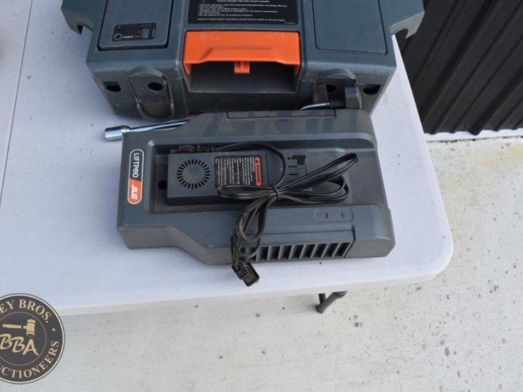 2012-jlg-fs80-image-22