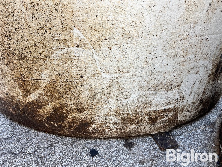 7,000-gallon-(approx.)-fiberglass-liquid-feed-storage-tank-image-12