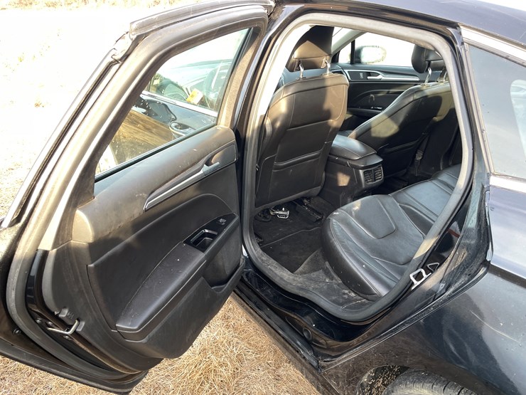 #1043-•-2014-ford-fusion-sedan-(wi-title-in-delay)-image-20