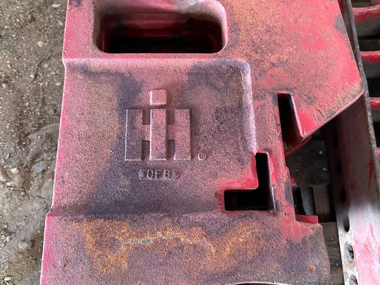 10-ih-stamped-front-suitcase-weights-image-2