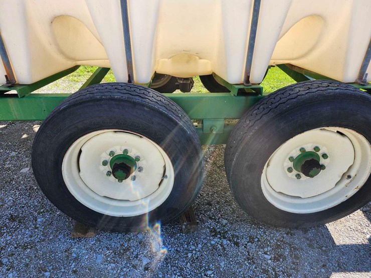 1600-gallon-poly-nurse-trailer-image-18