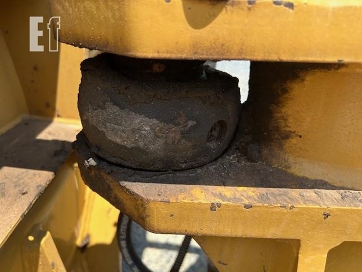 2017-caterpillar-d6n-lgp-image-21