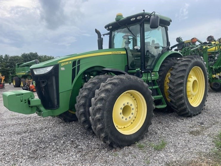 2011-john-deere-8335r-image-18