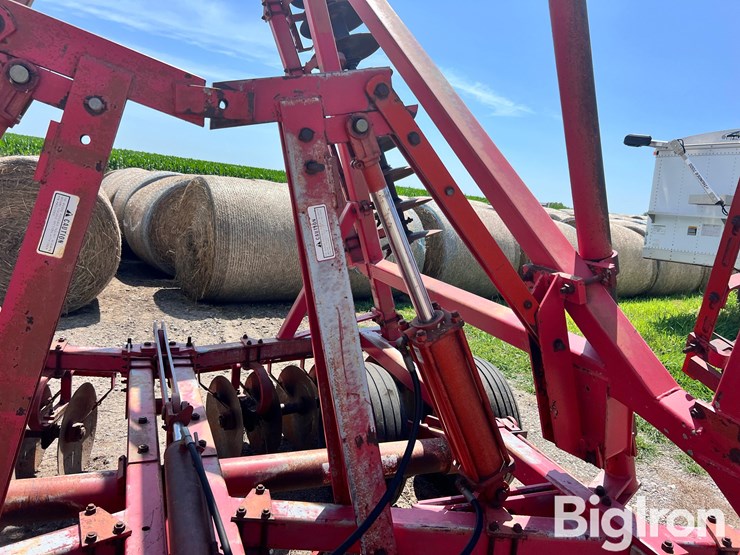massey-ferguson-820-image-14