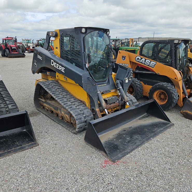 2019 DEERE 331G