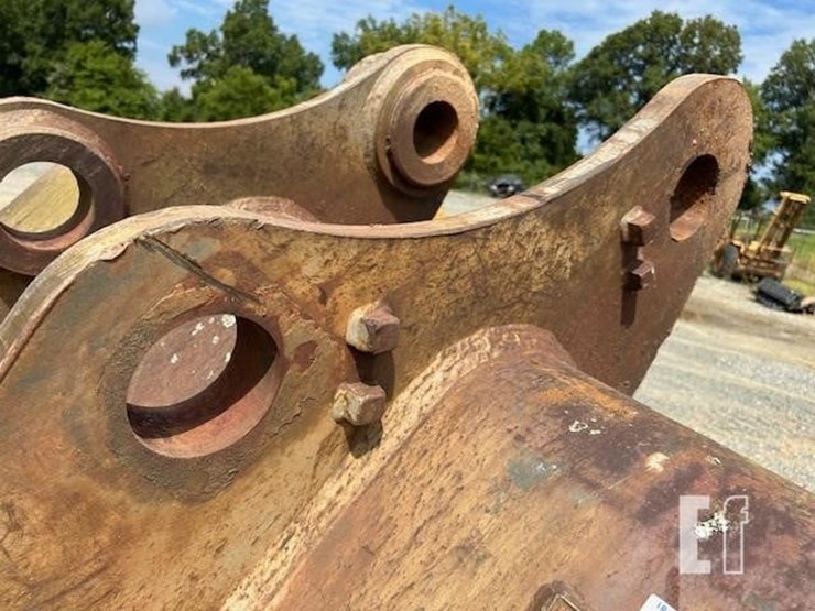 hensley-bucket-for-deere-600clc-excavator-image-7