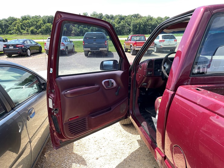 #1046-•-1996-chevrolet-truck-(has-wi-rebuilt-title)-image-17